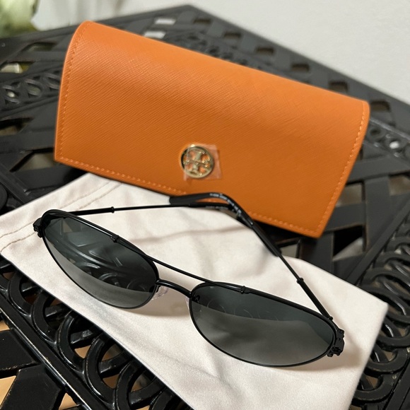 NIB Tory Burch Sunglasses main image 4